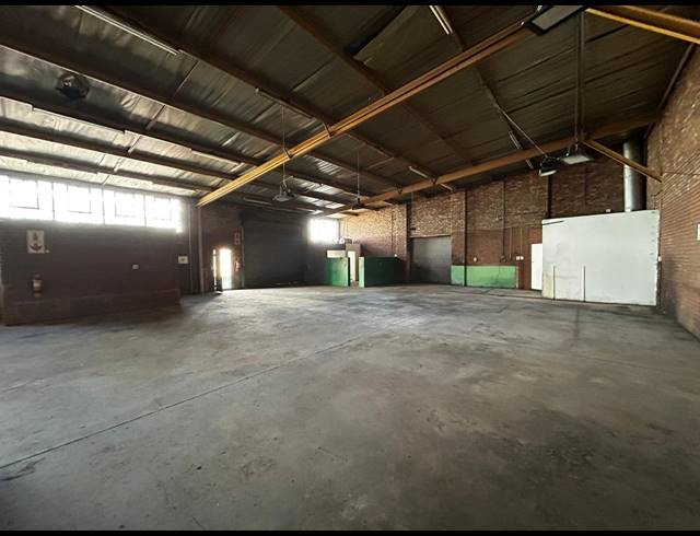 372M² WAREHOUSE TO LET IN KEW